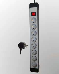 Modularna priključnica sa provodnikom, sa prekidačem i 8 utičnih mesta